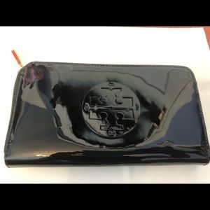 NWT Tory Burch Black Patent Leather Wallet